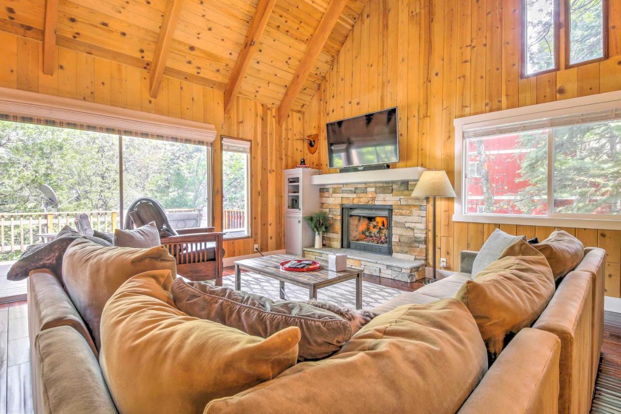 Gorgeous Lake Arrowhead Retreat Game Room And Deck Bagian luar foto